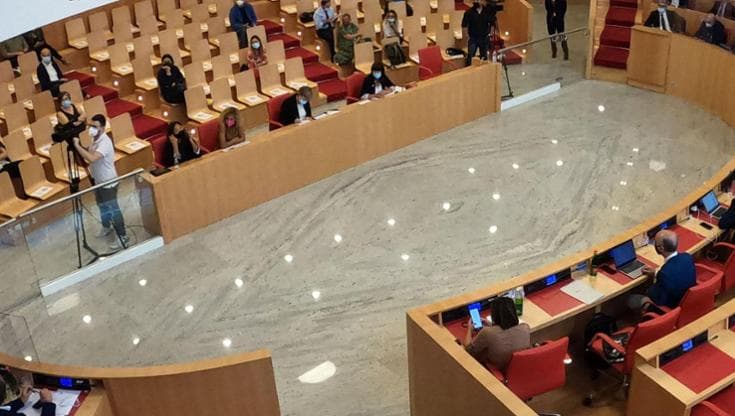 Regione Puglia, via libera al bilancio: non passa la norma del consigliere supplente - Bari