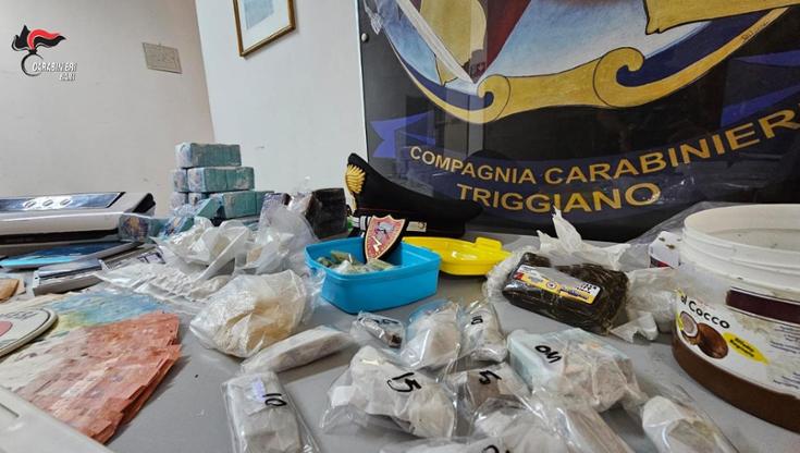 Dosi di Wax sequestrate a Bari, è il miele da sballo ricavato dalla marijuana: arrestati in tre - Bari