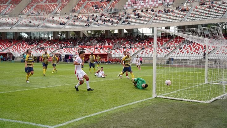 Immagine del post 25888 - Bari Il Bari cala il bis col Giugliano mai in partita e torna in vetta, ma il San Nicola resta freddo - Bari