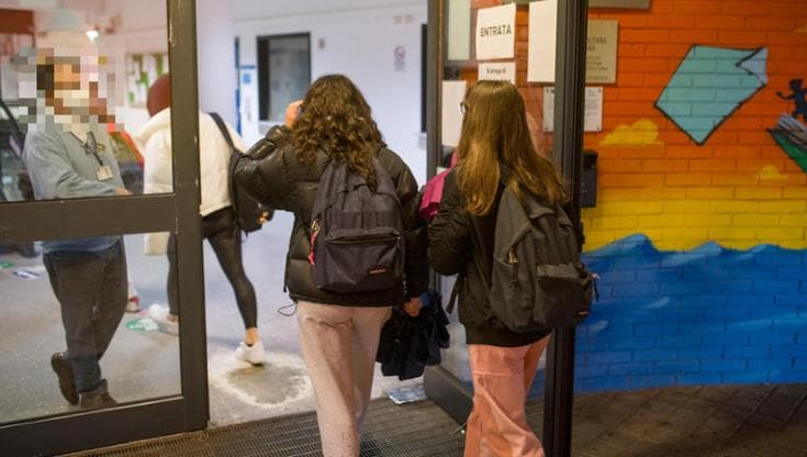 Rimandata in due materie e bocciata, liceale promossa dal Tar: “Ignorati fattori extrascolastici” - Bari