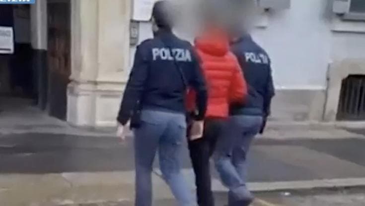 Immagine del post 14802 - Bari Bari, incinta spara all’ex che non vuole riconoscere il figlio: ai domiciliari donna di 26 anni - Bari
