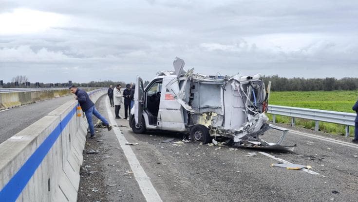 Immagine del post 17072 - Bari Nel portavalori assaltato viaggiavano 6 milioni di euro, caccia a talpe e complici dei due arrestati - Bari