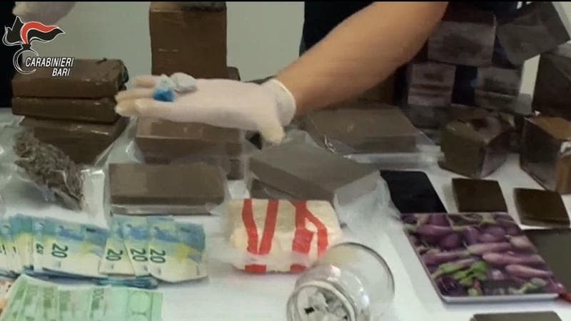 Bari, arrestato Carlo Biancofiore: era ricercato da luglio per tentato omicidio e traffico di droga - Bari