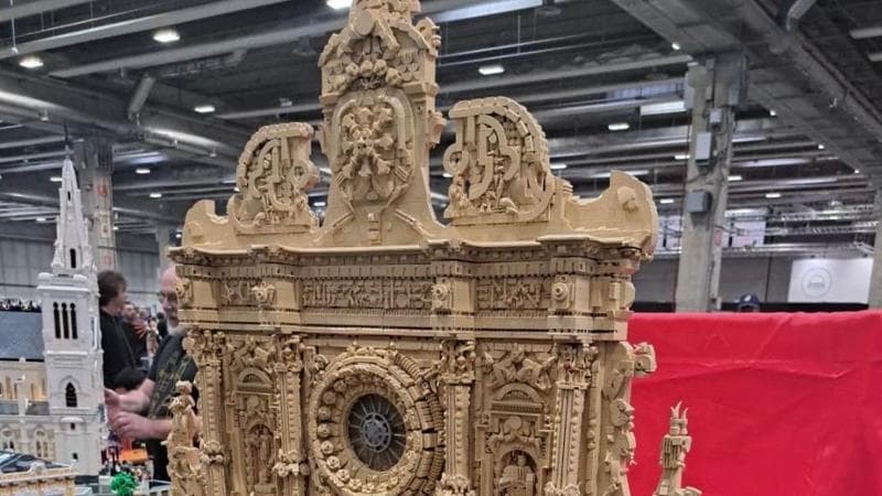 Immagine del post 3621 - Bari Santa Croce di Lecce realizzata con 35mila mattoncini Lego incanta Verona: premiato l’artista Brizzo - Bari