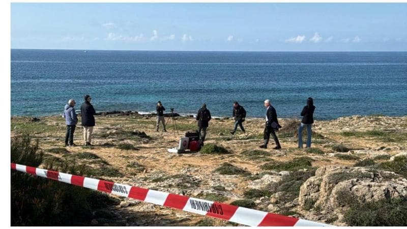 Immagine del post 18145 - Bari Somparsa di Roberta Martucci, 26 anni dopo si scava su una spiaggia del Salento: si cerca il corpo - Bari