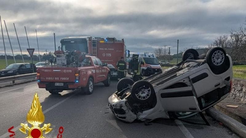 Immagine del post 5654 - Bari Tamponamento fra Alberobello e Putignano, auto si ribalta: ferite due donne. Una in codice rosso - Bari