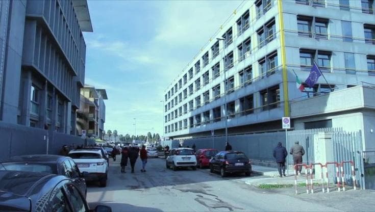 Immagine del post 19253 - Bari Lecce, evade dai domiciliari e va in tribunale per rubare negli uffici: scoperto e arrestato - Bari