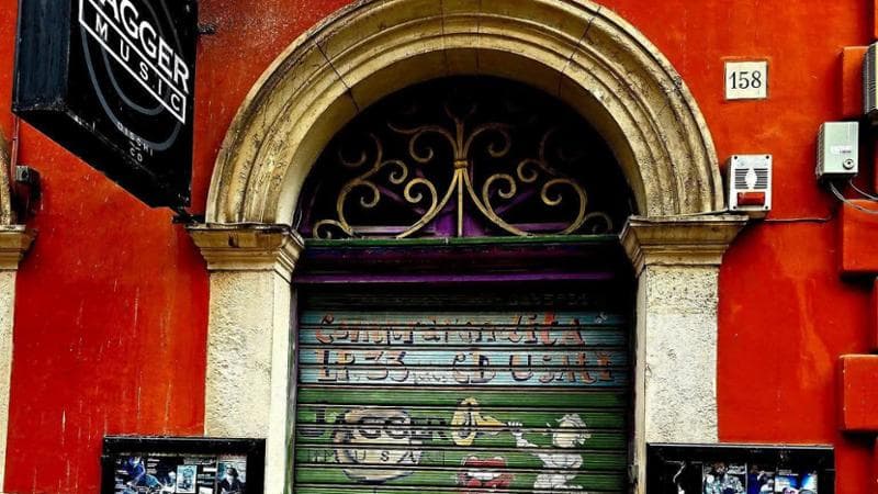Addio “Jagger”: chiude il negozio di vinili e cd di via Roberto da Bari. “Dopo 30 anni è il momento” - Bari