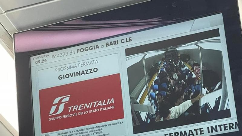 Immagine del post 20334 - Bari Treno Foggia-Bari bloccato per sovraffollamento, i passeggeri costretti a scendere: “Inaccettabile” - Bari