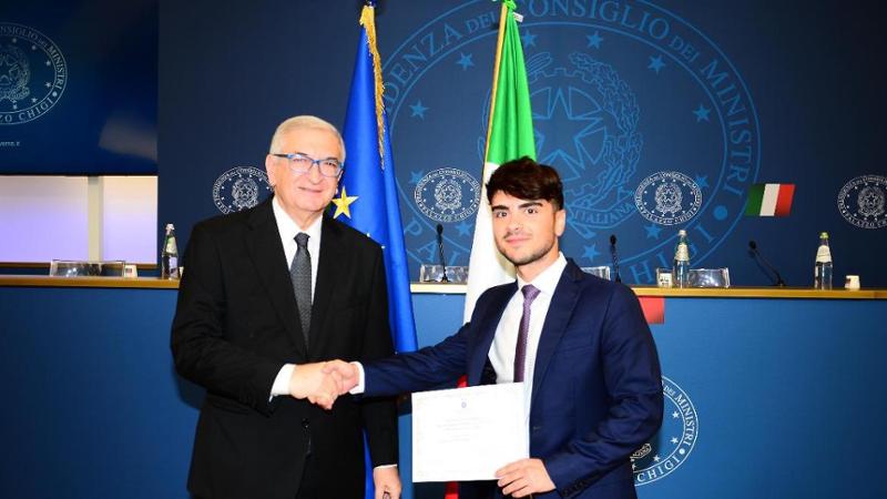 Immagine del post 9524 - Bari È barese Francesco De Fazio, tra i 5 italiani premiati dal Collegio d’Europa: “L’impegno ripaga” - Bari