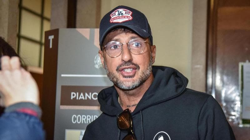 Per Fabrizio Corona altre due denunce in Salento: "Ragazzi esposti al giudizio e crollati a scuola" - Bari