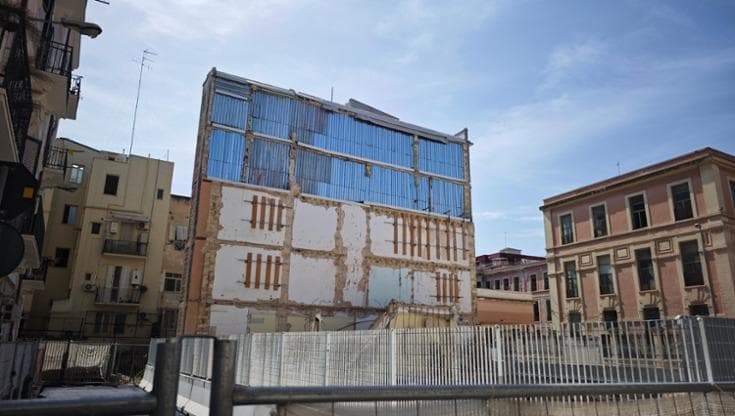 Immagine del post 11462 - Bari Allarme crolli, valanga di segnalazioni a Bari. Dal Comune diffide a 50 edifici per le manutenzioni - Bari