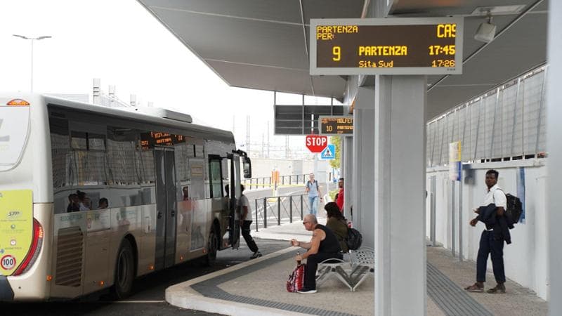 Immagine del post 11480 - Bari Corse perdute, indicazioni sbagliate: turisti e pendolari spaesati nel nuovo Terminal bus di Bari - Bari