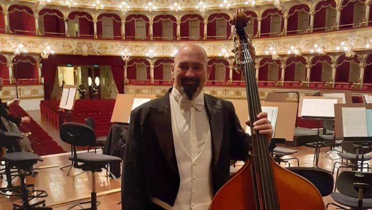 Addio a Michele Petrella, contrabbassista figlio e fratello d’arte: è morto a Bari a 56 anni - Bari