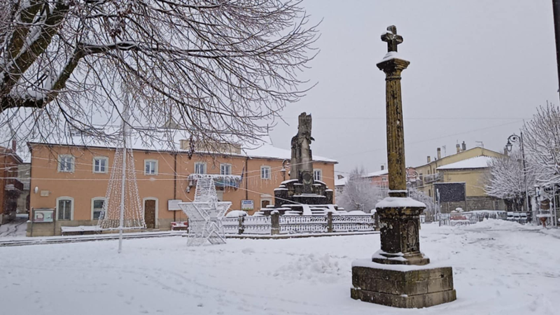 Immagine del post 740 - Bari Neve in Puglia, imbiancati i Monti Dauni: freddo intenso fino a mercoledì 15 gennaio - Bari