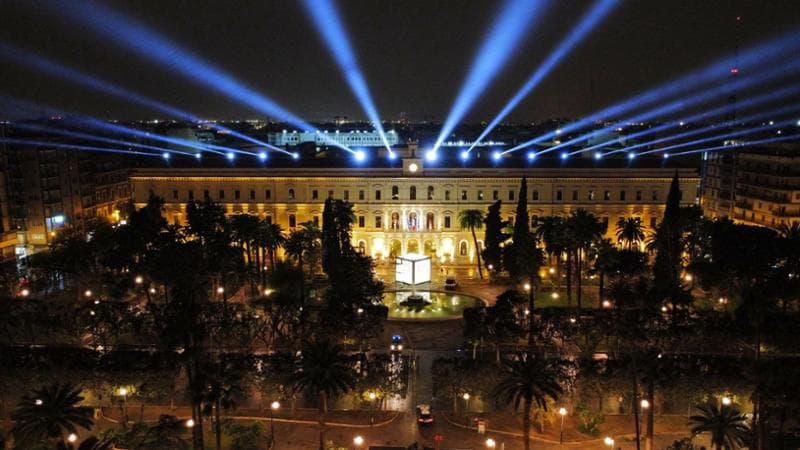 Immagine del post 735 - Bari Spettacolo di luci sull’Ateneo per festeggiare i 100 anni di UniBa, allestimento fino al 19 gennaio - Bari