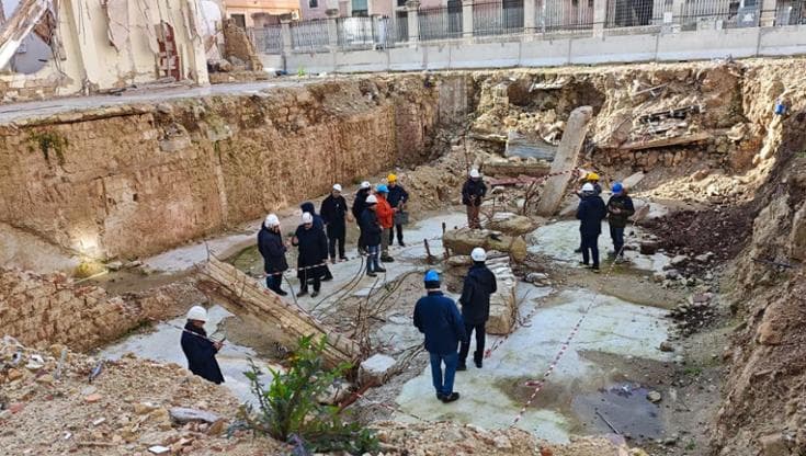 Immagine del post 15883 - Bari Crollo via Pinto, tecnici e consulenti nel cratere dell'edificio: lo studio per stabilire le cause - Bari