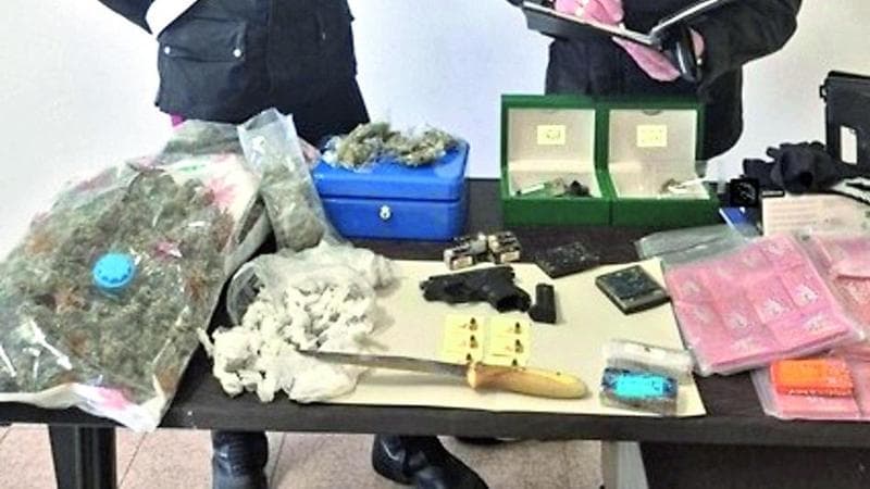 Immagine del post 1846 - Bari Condomini della droga: a Bari stupefacenti nascosti negli spazi comuni. “Così non c’è responsabile” - Bari