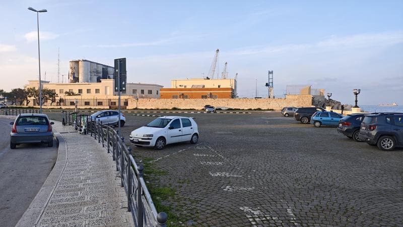 Immagine del post 1836 - Bari In arrivo un parcheggio multipiano: 300 posti auto sul lungomare per i residenti di Bari vecchia - Bari