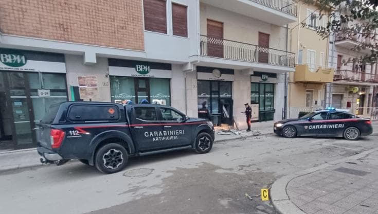 Boato nella notte, assalto a un altro bancomat in provincia di Foggia. “C’è paura, ora intervenire” - Bari