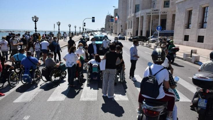 Immagine del post 17119 - Bari Occuparono la sede della Regione, assolte sette persone con disabilità. L’accusa di “invasione” - Bari