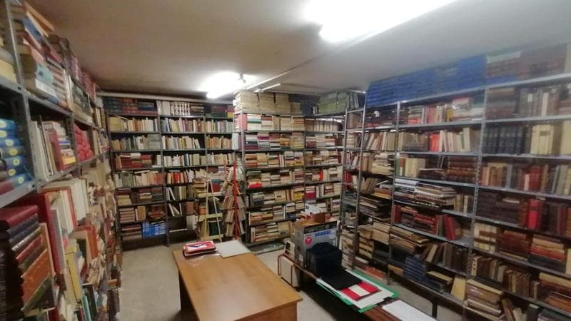 “Compriamo la libreria Athena a Bari: un luogo dove trovare quello che non si sa ancora di volere” - Bari