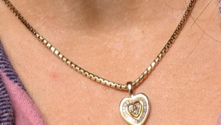 Immagine del post 17114 - Bari Bari, donna aggredita di notte all’Umbertino: “Mi hanno strappato collana dei nonni, sono devastata” - Bari