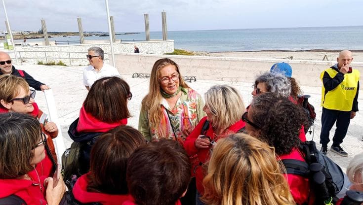 Immagine del post 19287 - Bari Romina Power ripulisce con i volontari la spiaggia: “La Puglia torni al suo splendore” - Bari
