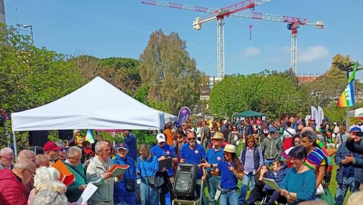 A Bari in centinaia al “picnic senza plastica” organizzato nel parco Gargasole: “Una bella giornata” - Bari