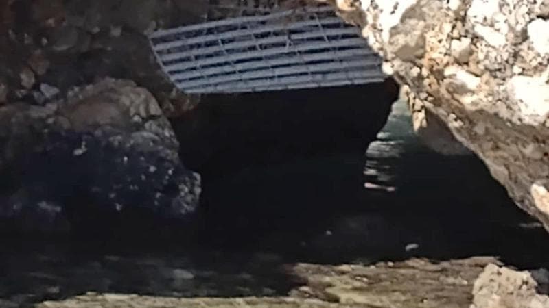 Immagine del post 10685 - Bari Salento, sfondano il cancello della “Stanza dei bagni” per farsi un selfie: è a rischio crollo - Bari