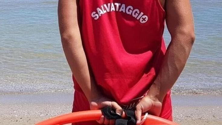 Immagine del post 23830 - Bari Bagnini sfruttati per 2 euro l’ora e dj in nero: sequestrato un lido a Bari. Indagato commercialista - Bari