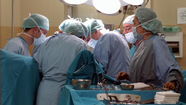 Raro tumore della trachea asportato al Mater Dei Hospital di Bari. “Sfida vinta con lavoro in team” - Bari