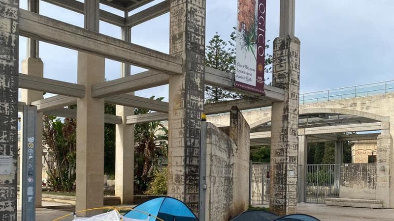Studenti piantano le tende all’università di Lecce: “Troppi affitti brevi, vogliamo case dignitose” - Bari