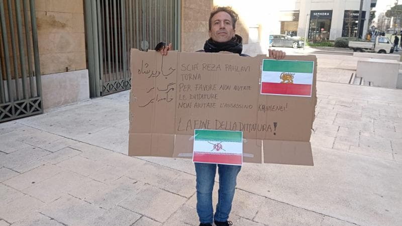 Immagine del post 15904 - Bari “Da giorni non ho notizie della mia famiglia in Iran. L'Italia ci aiuti”. Da Bari l’appello di Saeid - Bari