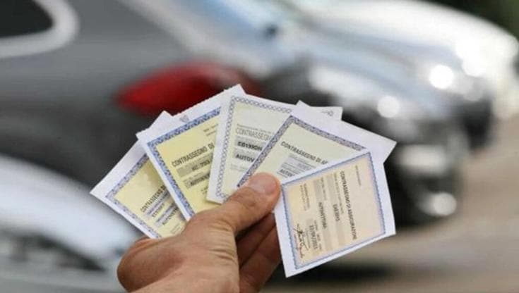 Immagine del post 18234 - Bari Polizza non autentica, agente assicurativo intasca premi al posto del cliente: indagato per truffa - Bari