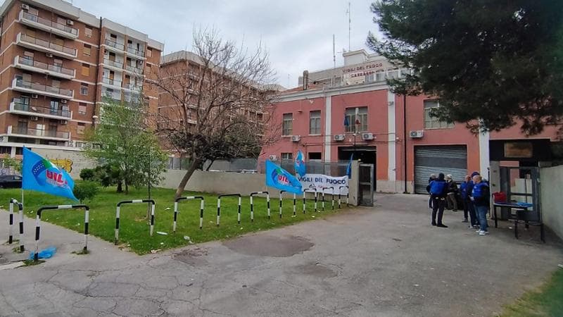 Immagine del post 19323 - Bari Bari, allarme per la caserma dei vigili del fuoco a Carrassi: “Intervenite, qui siamo a rischio” - Bari