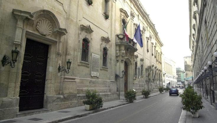 Immagine del post 7141 - Bari Cade dal marciapiede sconnesso, rimane ferita: Comune di Lecce risarcirà anziana con 220mila euro - Bari
