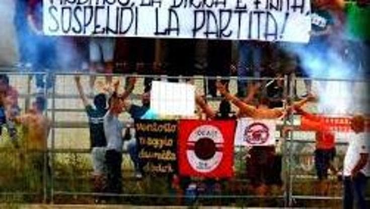 Immagine del post 7122 - Bari Aggredirono tifosi dell’Avellino all’autogrill, misure cautelari per 5 ultrà baresi - Bari