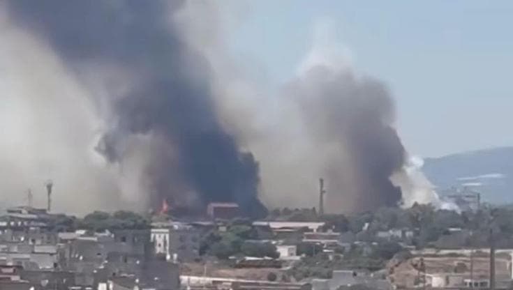Immagine del post 22748 - Bari Taranto, grosso incendio all’esterno dell’ex Ilva: a fuoco anche un nastro. Chiuso tratto della 100 - Bari