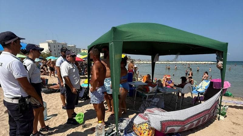 Immagine del post 10704 - Bari Bari, stop alle tendopoli e ai falò in spiaggia: a Ferragosto controlli e multe fino a mille euro - Bari