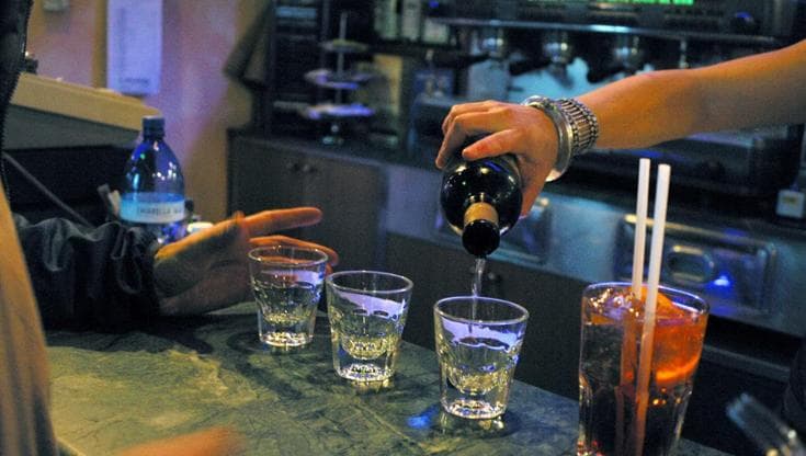 Immagine del post 23873 - Bari Lecce, ragazza di 16 anni in coma etilico: trovata svenuta fuori dalla discoteca. Non ricorda nulla - Bari