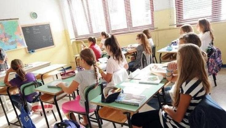 Bocciata a 12 anni per troppe assenze, vince ricorso al Tar: “Alle medie la promozione è la regola” - Bari
