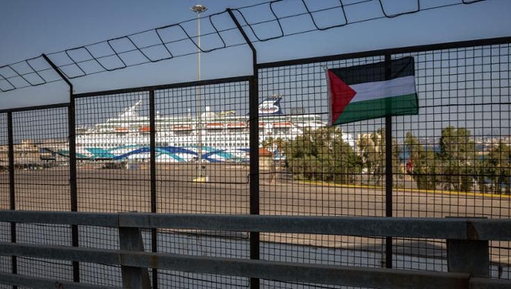 Immagine del post 25993 - Bari Nave da crociera israeliana non approderà a Brindisi: maltempo e proteste bloccano la Crown Iris - Bari