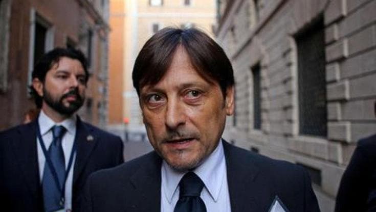 Immagine del post 25992 - Bari Lecce, l’ex senatore Stefàno minacciato da senza fissa dimora che poi aggredisce agenti: arrestato - Bari