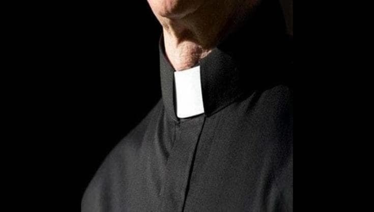 Immagine del post 13794 - Bari Salento, perseguita il prete di paese e lo pedina anche dopo i divieti: a processo una parrocchiana - Bari