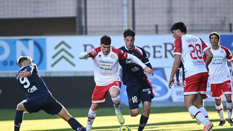 Immagine del post 14918 - Bari Il Bari non sa vincere neanche in 11 contro 10: sul campo del Südtirol finisce 0-0 - Bari