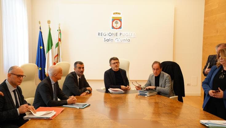 Immagine del post 15954 - Bari Decaro dichiara guerra all’abusivismo edilizio: un fondo della Regione per abbattere gli ecomostri - Bari