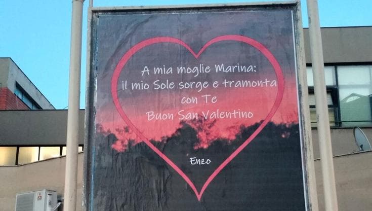 San Valentino è un messaggio d’amore sui manifesti in città: a Bari Enzo e Marina fenomeno social - Bari