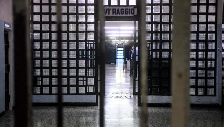 Immagine del post 5850 - Bari Cellulari e droga nel carcere di Lecce: il sequestro dopo le perquisizioni. Quattro indagati - Bari