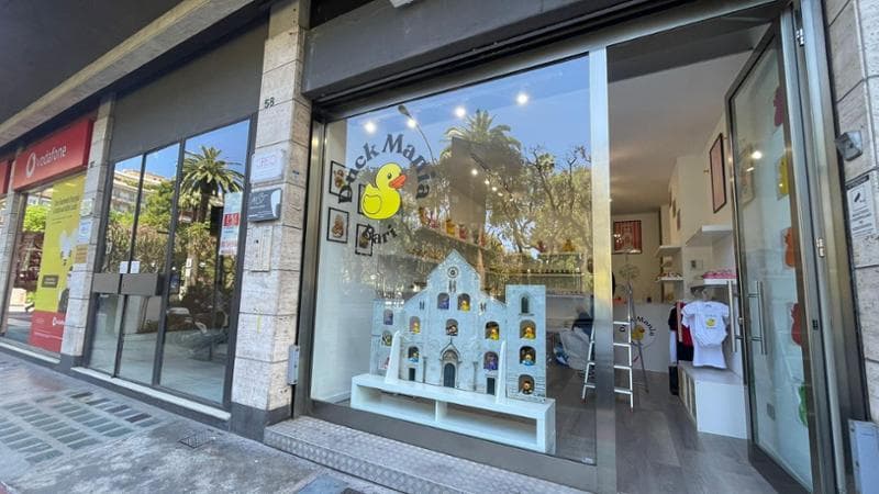 Anche a Bari scoppia la Duck Mania: aperto il primo negozio del Sud. Papere-gadget con birra e polpi - Bari